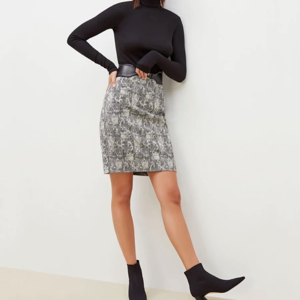 Like new MM Lafleur Noho pencil skirt in crackle black | 4